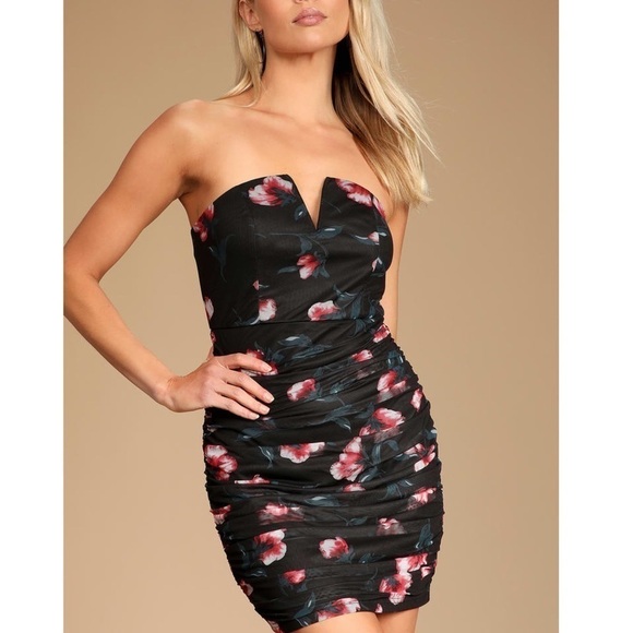 Lulus Dresses & Skirts - NWT Lulu’s Chic Nights Black Floral Ruched Strapless Bodycon Mini Dress Sz XS